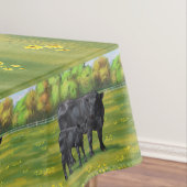 Schwarze Anguskühe und Niedliches Kalb im Sommerwe Tischdecke (Beispiel)