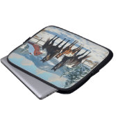 Schwarze Appaloosa Pferde auf einem Bauernhof im W Laptopschutzhülle (Vorne Knopf)