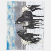 Schwarze Appaloosa Pferde im Schnee Fleecedecke (Vorderseite)