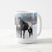 Schwarze Appaloosa Pferde im Schnee Kaffeetasse (VorderseiteRechts)
