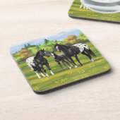 Schwarze Appaloosa Pferde im Sommer Weide Getränkeuntersetzer (Linke Seite)