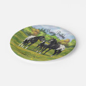 Schwarze Appaloosa Pferde im Sommer Weide Pappteller (Schrägansicht)