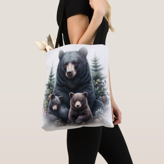 Schwarze Bären im Amid Forest Tasche (Von Nahem)