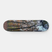 Schwarze Bäume, im Wald Skateboard (Horizontal)