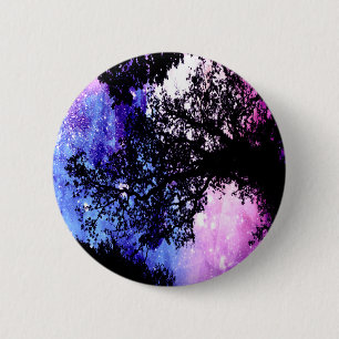 Schwarze Bäume Lavendelblauer Raum Button