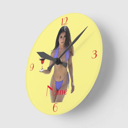 Schwarze Bikini Schönheit Thunder_Cove Runde Wanduhr (Winkel)