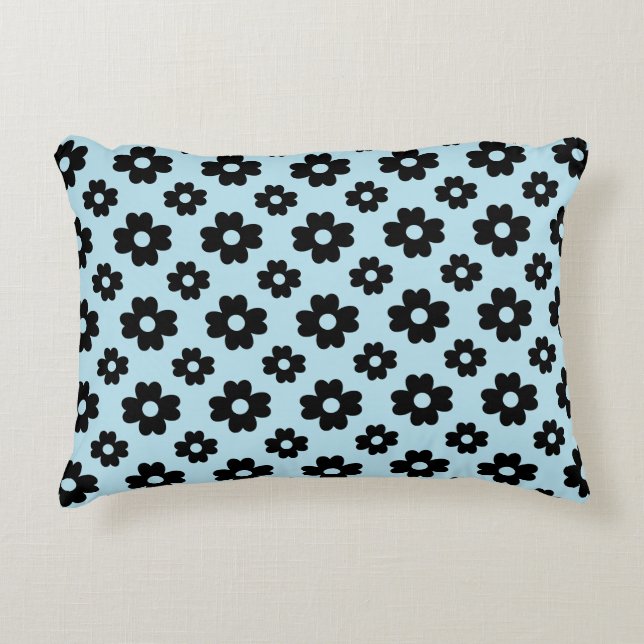 Schwarze Blume Muster auf blau Dekokissen (Vorderseite)