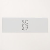 Schwarze Buchstaben der "Ekligen Frau", hellgrau Yogamatte (Vorderseite (Horizontal))