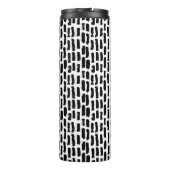Schwarze Bürste streicht Muster Thermosbecher (Rückseite)