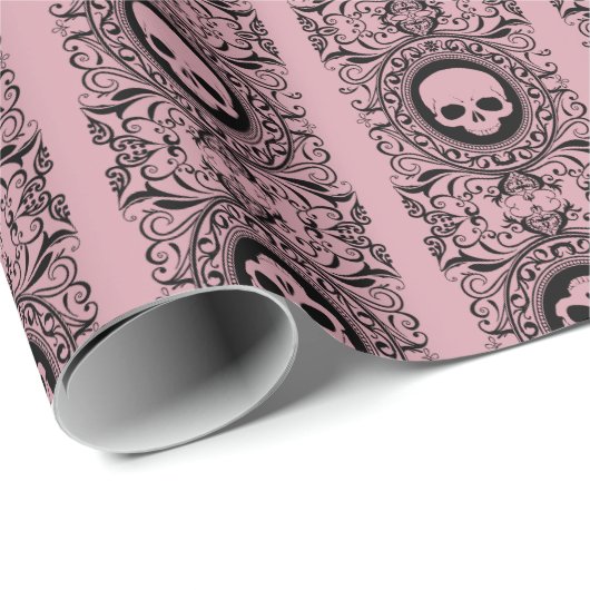 schwarze Cameo Damask Skulls auf rosa Wrapping Pap Geschenkpapier (Rolleneckpunkt)