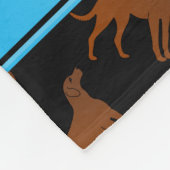 Schwarze Chesapeakebuchtretrievernamenshunde Fleecedecke (Ecke)