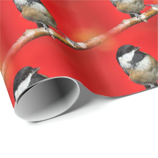Schwarze Chickade auf Herbstrot Hintergrund Geschenkpapier (Rolleneckpunkt)