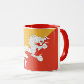 Schwarze Combo-Tasse mit bhutanischer Flagge Tasse (VorderseiteRechts)