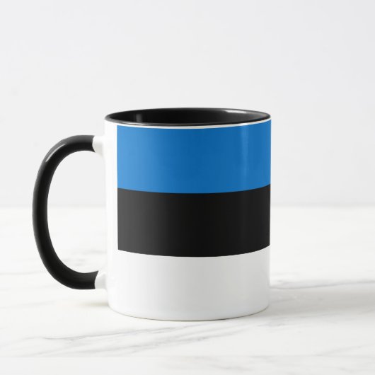 Schwarze Combo-Tasse mit der Flagge Estlands Tasse (Links)