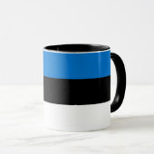 Schwarze Combo-Tasse mit der Flagge Estlands Tasse (VorderseiteRechts)