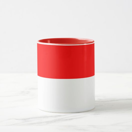Schwarze Combo-Tasse mit indonesischer Flagge Tasse (Zentrum)