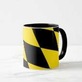 Schwarze Combo-Tasse mit Münchner Flagge, Bayern Tasse (VorderseiteRechts)