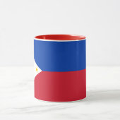 Schwarze Combo-Tasse mit philippinischer Flagge Tasse (Zentrum)