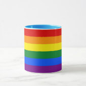 Schwarze Combo-Tasse mit Rainbow-Pride-Flagge für Tasse (Zentrum)