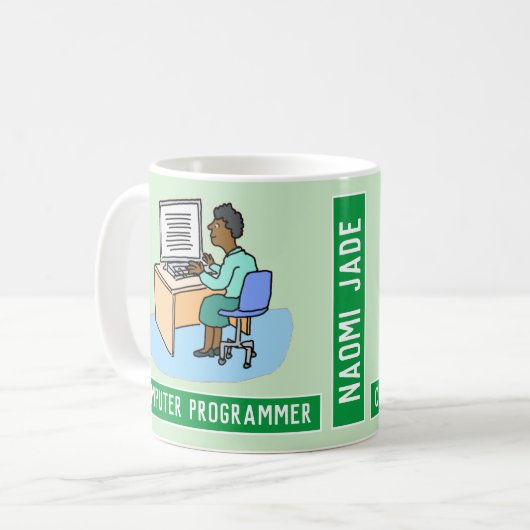Schwarze Computerprogrammiererin mit Namen. Kaffeetasse (Vorderseite Links)