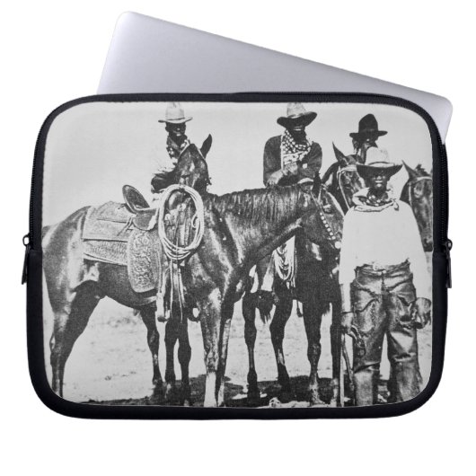 Schwarze Cowboys bei Bonham, Texas, c.1890 (b/w Laptopschutzhülle (Vorderseite)