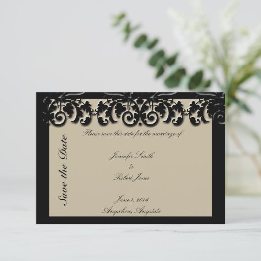 Schwarze Creme florale Embossed Wedding Save the D Date (Stehend Vorderseite)