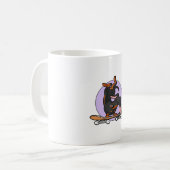 Schwarze Dackel Dackel Würstchen auf Skateboard Kaffeetasse (Vorderseite Links)