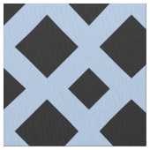 Schwarze Diamanten auf hellblauem geometrischem Stoff (Nahaufnahme)