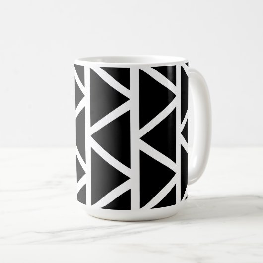 Schwarze Dreiecke Kaffeetasse (VorderseiteRechts)