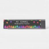 Schwarze farbige Crayons & Stars Lehrer Name Desk Schreibtischnamensplakette (Vorderseite )