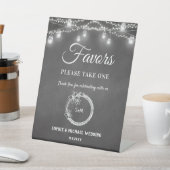 Schwarze Favoriten Wedding Mason Jar String Lights Sockelschild (In SItu)