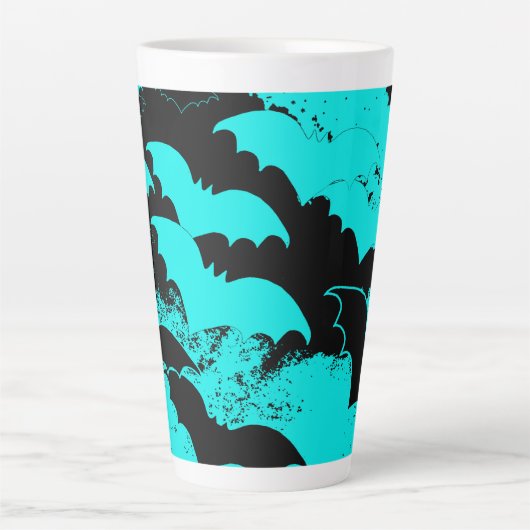 Schwarze Fledermäuse Aquamarin Milchtasse (Vorderseite)