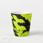 Schwarze Fledermäuse in Fluggelb Milchtasse (Vorderseite)