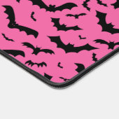 Schwarze Fledermäuse pink Schreibtischunterlage (Ecke)