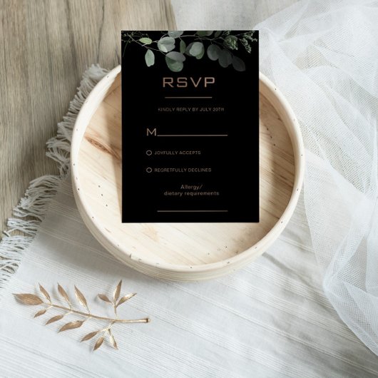 Schwarze formelle Minimalkarte Eukalyptus Wedding  RSVP Karte