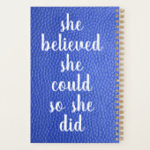 Schwarze Frau, Bubblegum, Blauer Imitat Leder Planer (Rückseite)