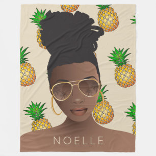 Schwarze Frau, Gold-Shades, Ananas-Muster, Beige Fleecedecke