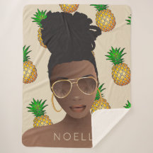 Schwarze Frau, Gold-Shades, Ananas-Muster, Beige