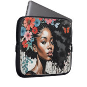 Schwarze Frau mit Blume im Haar Laptopschutzhülle (Vorne Rechts)