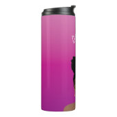 Schwarze Frau mit Gold-Shades & High Bun, rosa Mag Thermosbecher (Nach links gedreht)