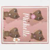 Schwarze Frau mit rosa Afro, Ihr Name Fleecedecke (Vorderseite (Horizontal))