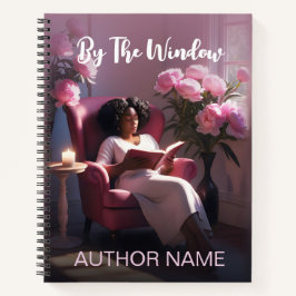 Schwarze Frauen lesen nach Fensterheber Notizblock