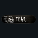 Schwarze Furcht-Skateboard-Plattform mit Weiß Skateboard<br><div class="desc">Schwarze Furcht-Skateboard-Plattform mit dem weißen lodernden Schädel</div>