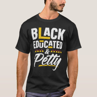 Schwarze gebildete und geringfügige schwarze T-Shirt