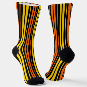 Schwarze gelbe orange vertikale Streifen Design Socken