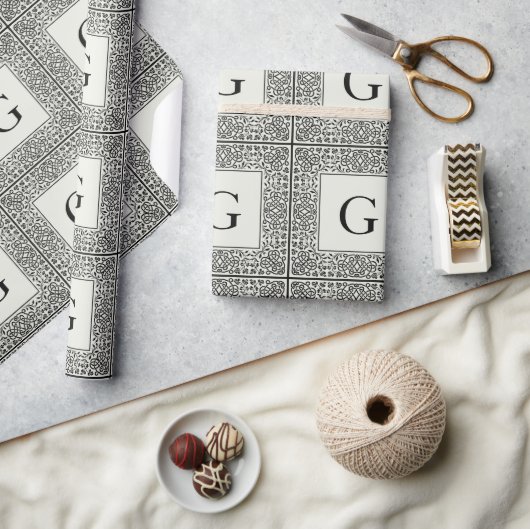 Schwarze Geometrie und Creme-Monogramm Geschenkpapier (Kunsthandwerk)