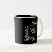 Schwarze Gold Monogram Greenery Zweifarbige Tasse (VorderseiteRechts)