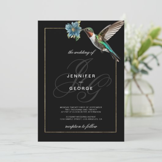 Schwarze Goldmonogramm-Initialen der Kolibri-Hochz Einladung (Stehend Vorderseite)