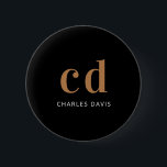 Schwarze Goldmonogramm-Initialnamen minimalistisch Button<br><div class="desc">Schwarzer Hintergrund,  goldfarbener und weißer Text. Personalisieren Sie Ihre Monogramm-Initialen und Ihren Namen und fügen Sie sie hinzu. Für ihn und sie.</div>