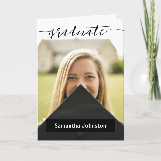 Schwarze Graduate Script Modernes Foto Einladung (Vorderseite)